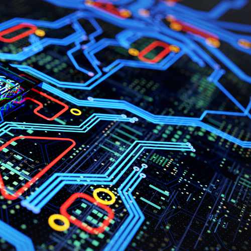 Leitungen auf einer Platine in bunten Farben