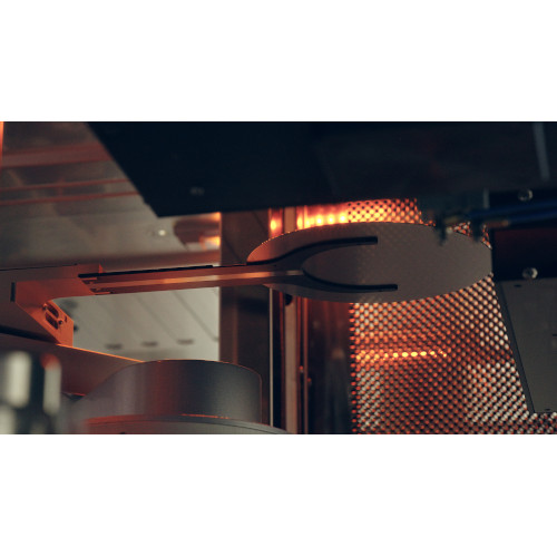 Detailaufnahme eines metallischen Teils innerhalb einer Maschine, das die Konstruktion und Funktionalität verdeutlicht.