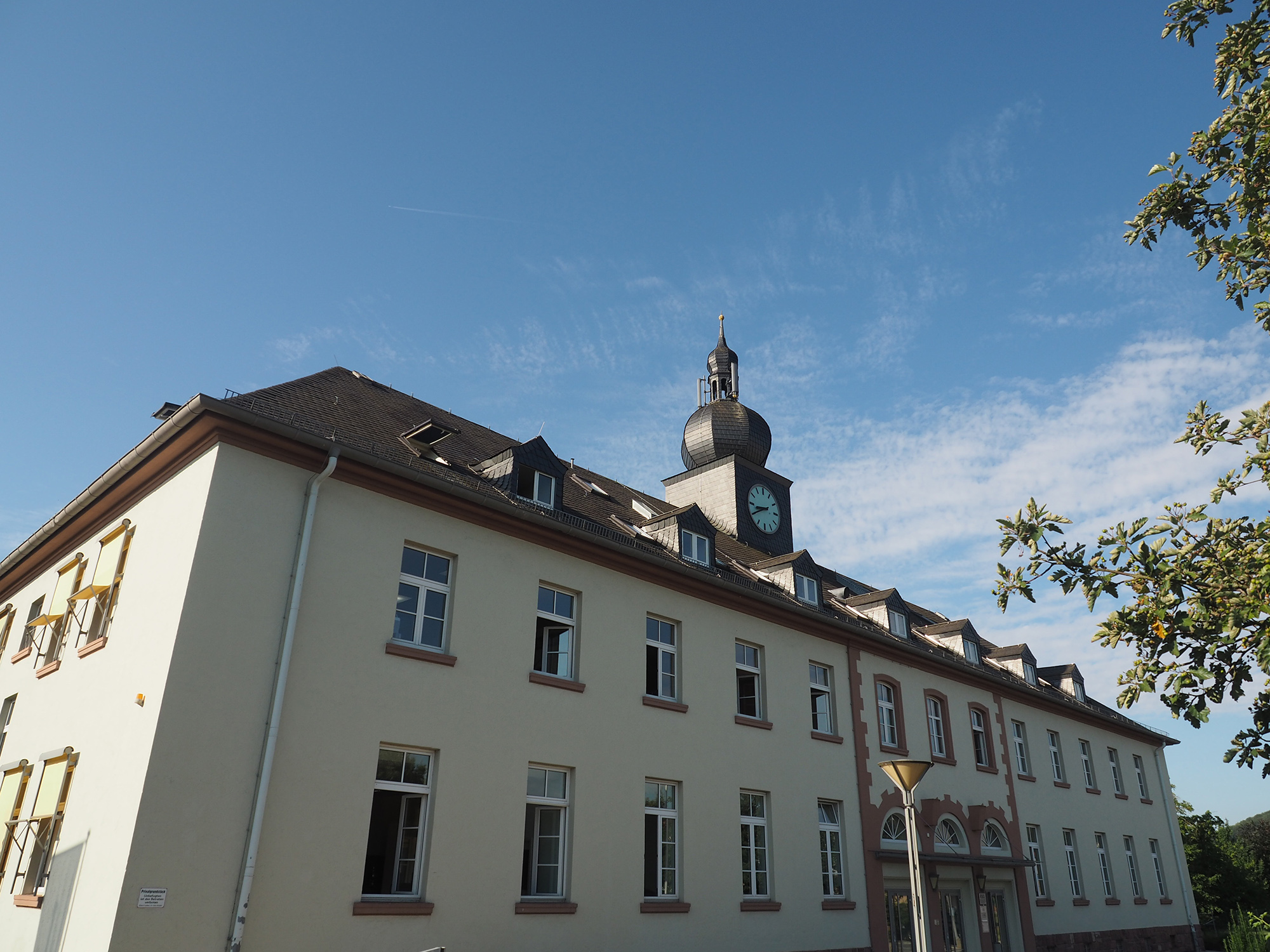Vorderansicht des ZTM Gebäudes Bad Kissingen