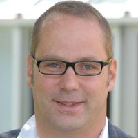 Porträt von Prof. Dr. Stefan Karsch