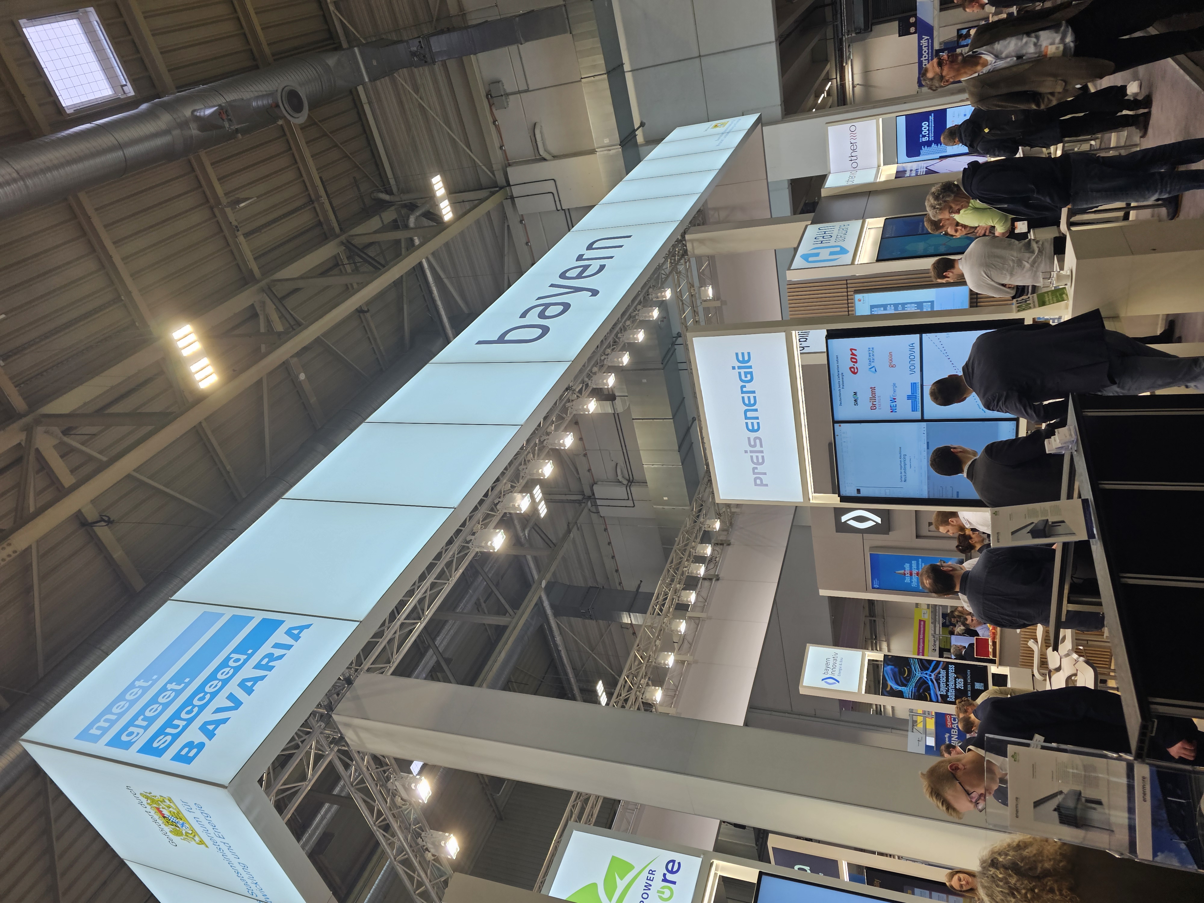 Bild von dem Stand der Bayern Innovativ auf der E-World 2026