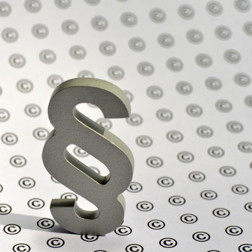 Das Paragrafzeichen aus Eisen