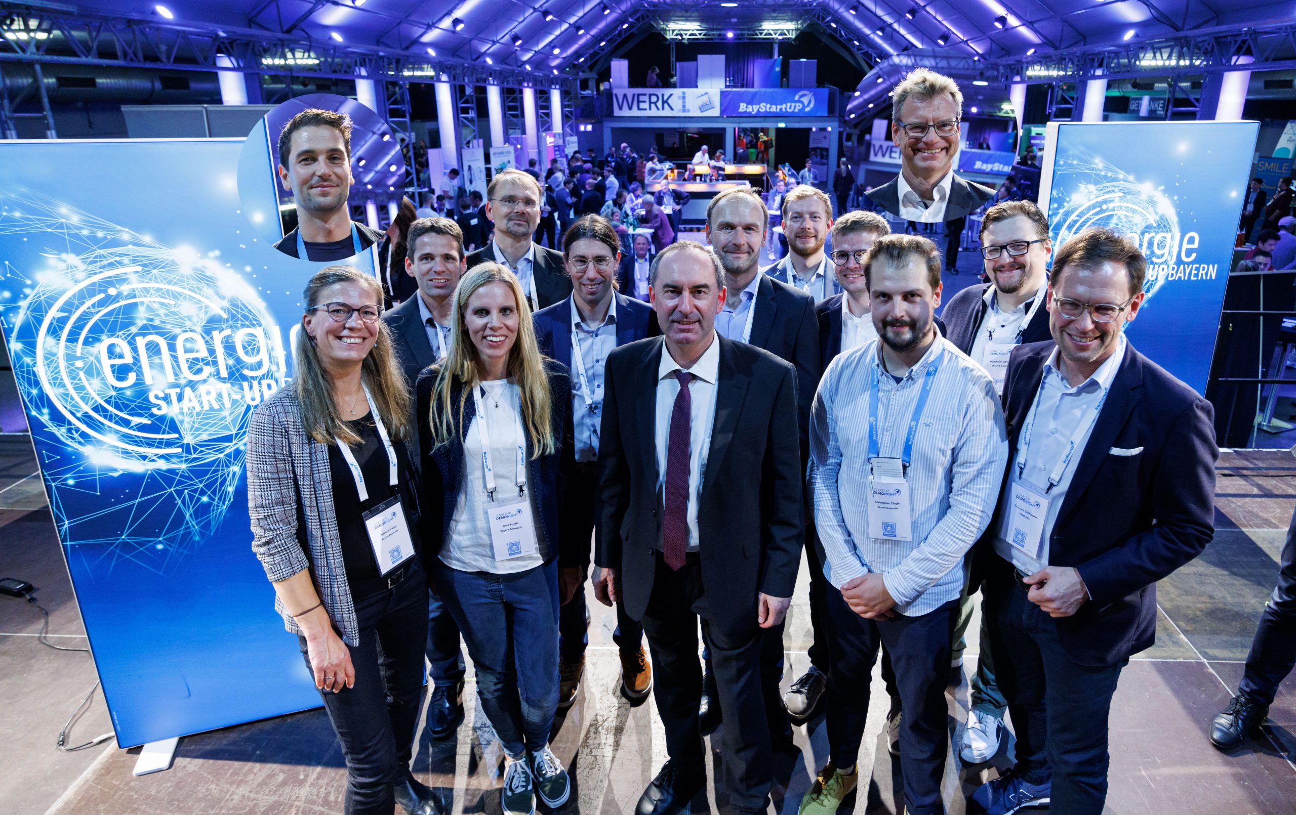 Die Gewinner des Energie Start-up Bayern 2022 mit Huber Aiwanger und dem Team des Clusters Energie und Bau