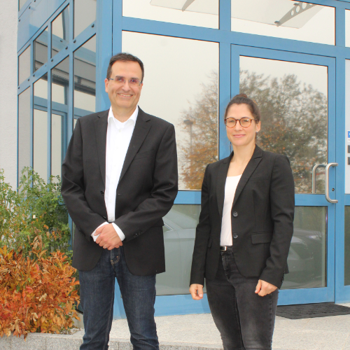 Foto von einer Frau und einem Mann, die Unternehmensgründer sind