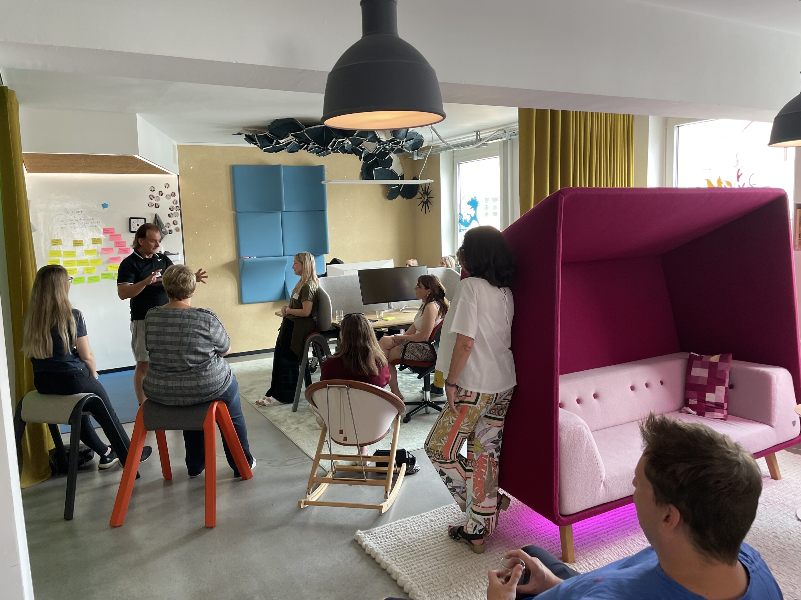 Das Team des Möbelkollektivs Nürnberg im Gespräch