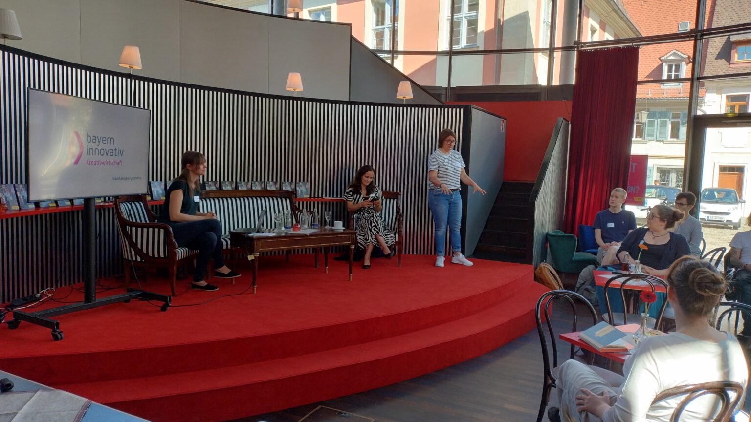 Foto von der  Infoveranstaltung „bayernkreativDURCHBLICK I Nachhaltigkeit gestalten“