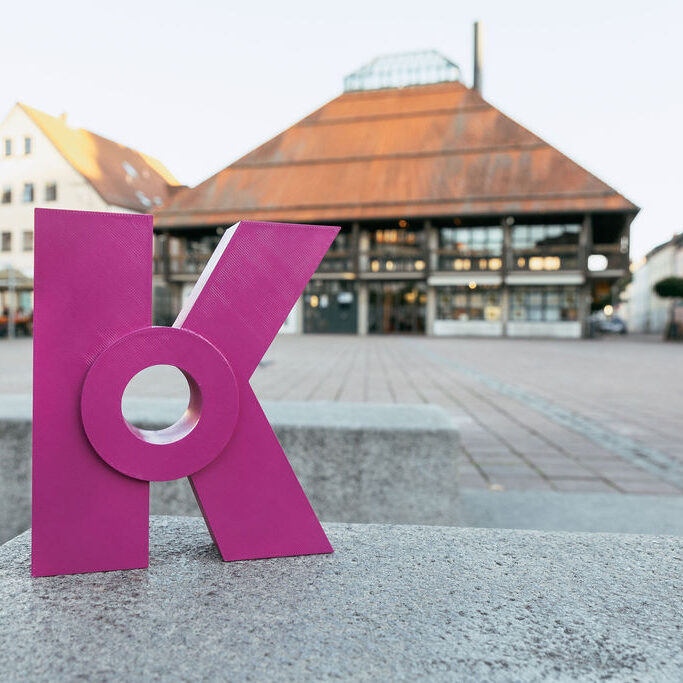 Trophäe vor der Kunsthalle Neuburg