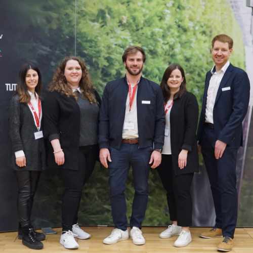 zu sehen ist das Team KNeDL von Bayern Innovativ GmbH