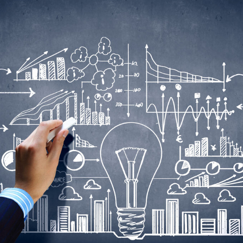 Auf einer Tafel gemalte Konzepte die eine Idee abbilden sollen