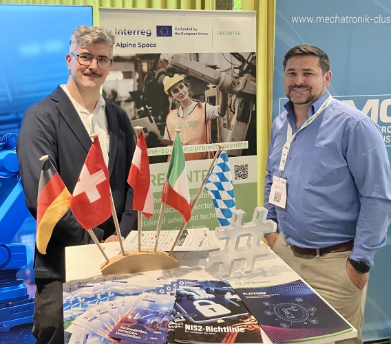 Recentre Team auf dem IFM 2025; Projektmanager Stefan Meier (Bayern Innovativ) und Georg Alber (Business Upper Austria) vlnr. 