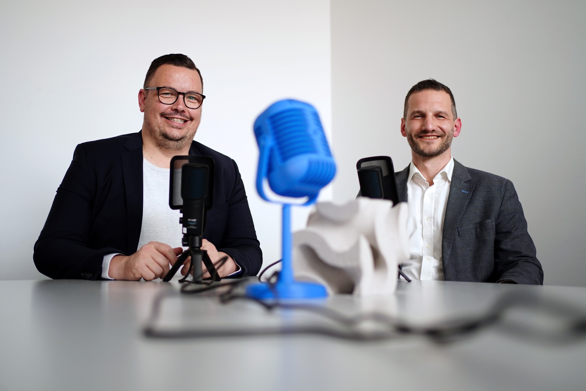 Podcastbild von Folge: Mineralischer 3D-Druck der Zukunft: Aufforstung von Korallenriffen