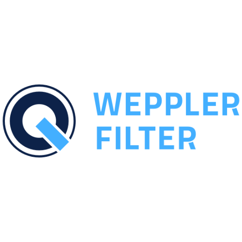 Logo mit einem dunkelblauen Kreis, in dem ein hellblauer diagonaler Balken liegt, daneben der Schriftzug 'WEPPLER FILTER' in hellblauer Großschrift