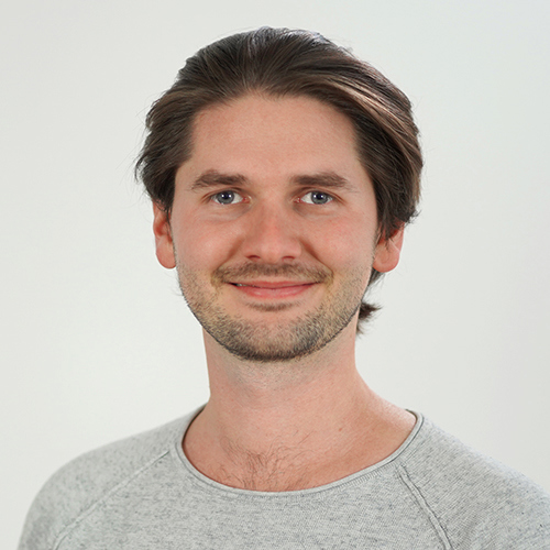 Porträt von Dennis Adamski