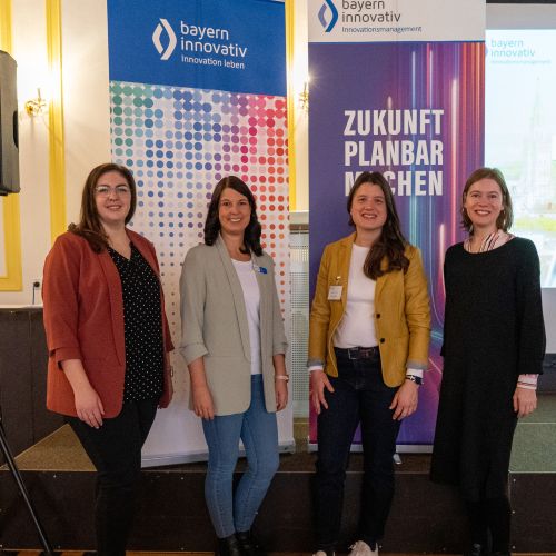 Team Foto mit 4 Personen