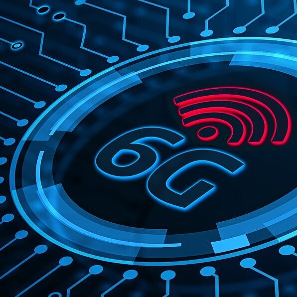 Grafische Darstellung des Thinknet 6G-Projekts, das die Entwicklung und Integration innovativer 6G-Technologien in modernen Kommunikationsnetzen thematisiert.