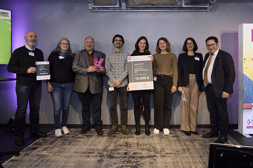 Staatssekretär Tobias Gotthardt, Bayerisches Staatsministerium für Wirtschaft, Landesentwicklung und Energie, Preisträger Kunsthalle Neuburg und Jurymitglied Julia Mang-Bohn, Inhaberin Bohn Architekten und 2. Vorsitzende Stiftung des BDA Bayern