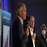 Prof. Kellerer with Mr. Merz and Ms. Parsons closing the 6G Summit