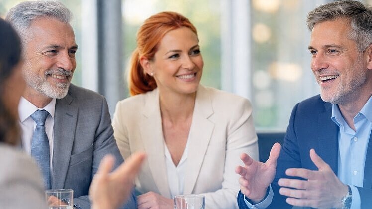 Besprechung mit 4 Menschen