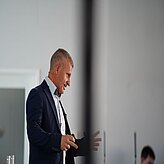 Mr. Brunier presenting on the Thinknet 6G Summit stage