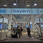 Bild von dem Stand der Bayern Innovativ auf der E-World 2026