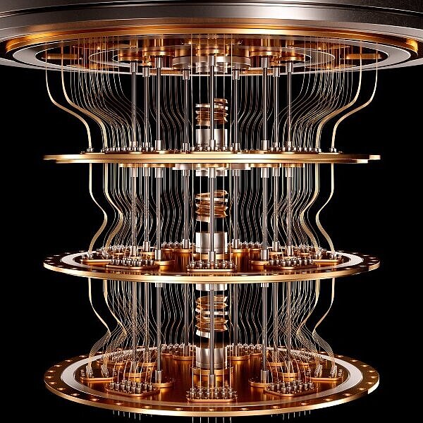 Quantumcomputer Chip vor schwarzem Hintergrund