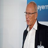 Ing. Schuster close upon the Thinknet 6G Summit stage