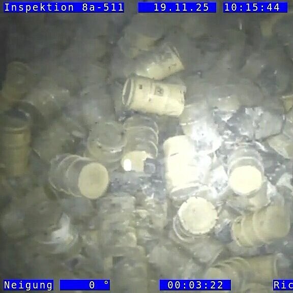 Videoaufnahme von mittelradioaktiven Abfällen in der Asse