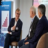 Prof. Fettweis on the stage answering questions