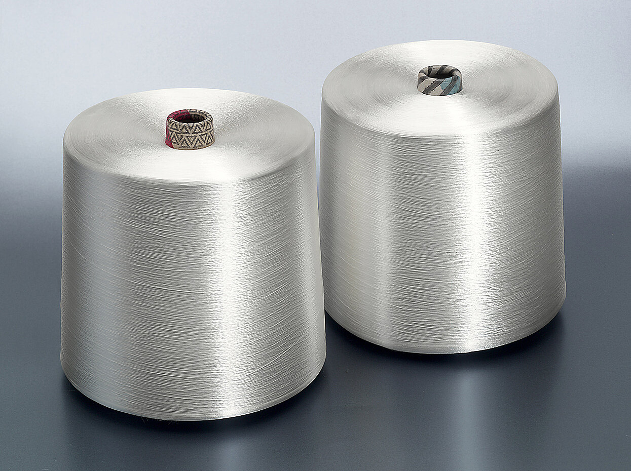 Garne auf einer Spule