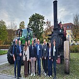 Gruppenbild des KNeDL-Teams mit 8 Personen