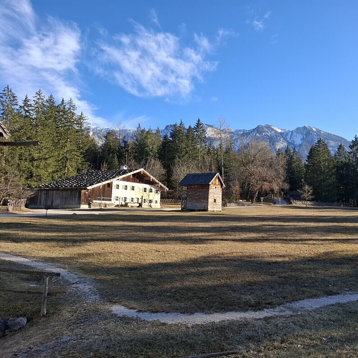 Gebäude in der Natur, im Salzburger Land