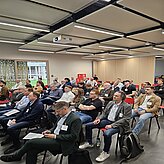 Zuhörer eines Vortrags auf dem Cluster-Treff Wärme 4.0 auf dem Lagarde Campus Bamberg