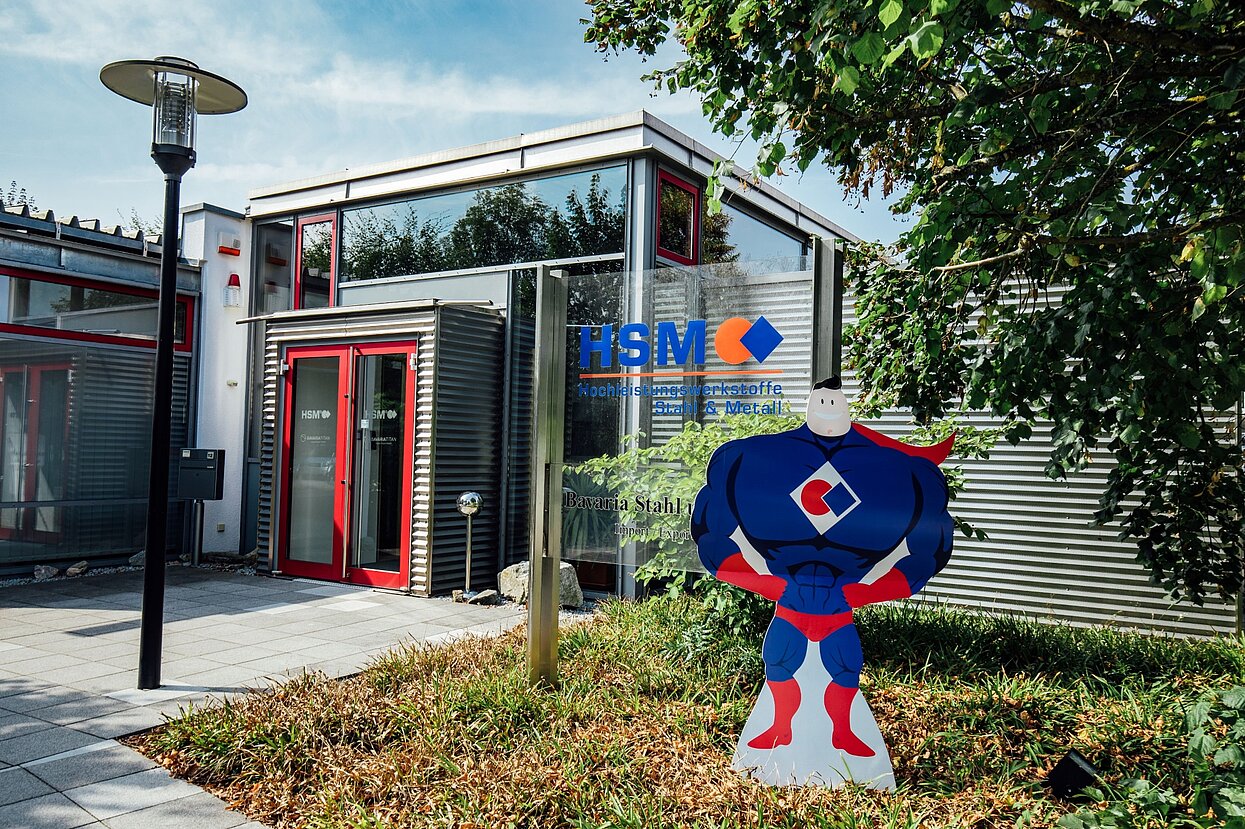 Außenansicht des Eingangsbereiches von HSM Stahl- und Metallhandel GmbH