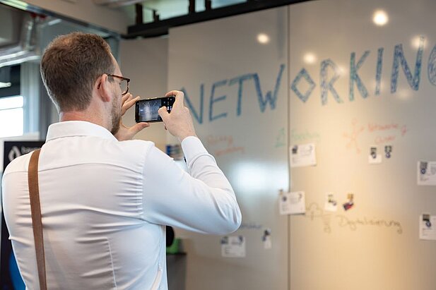 Networkingwall