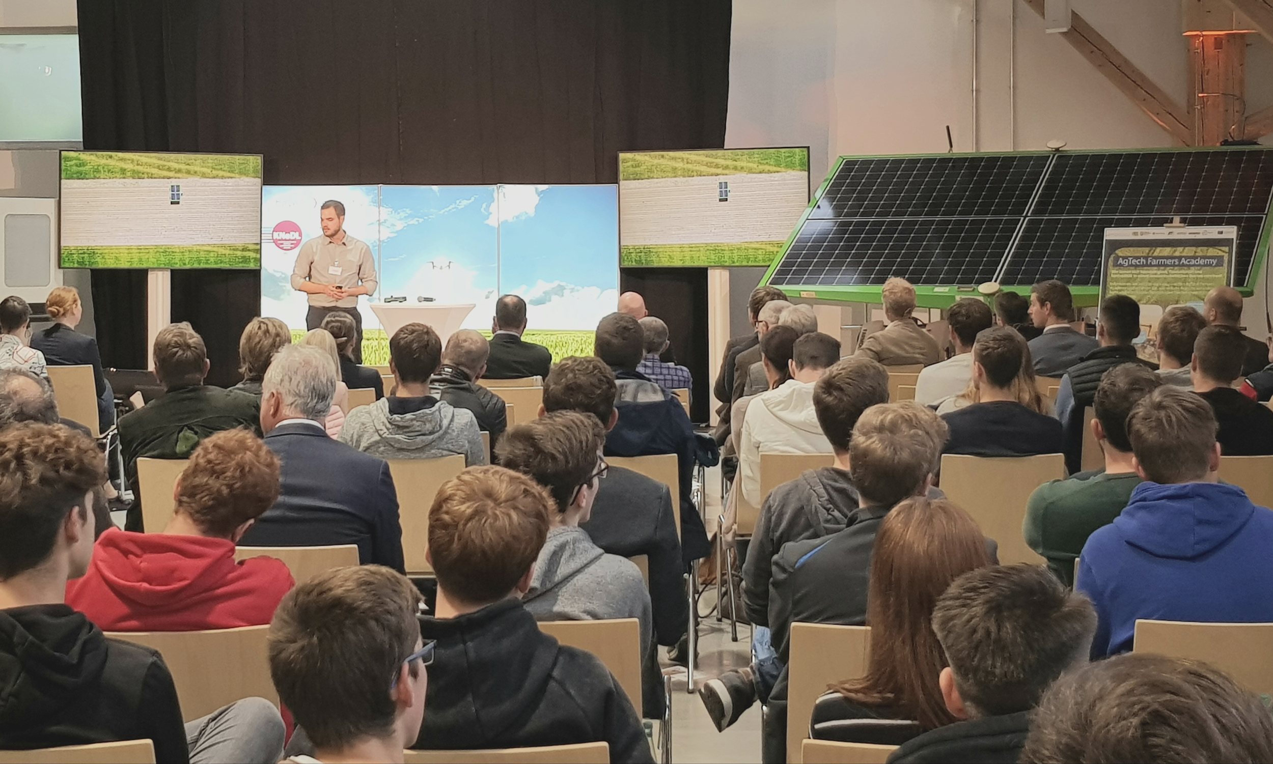 Smarte Helfer auf Bayerns Feldern Vortrag